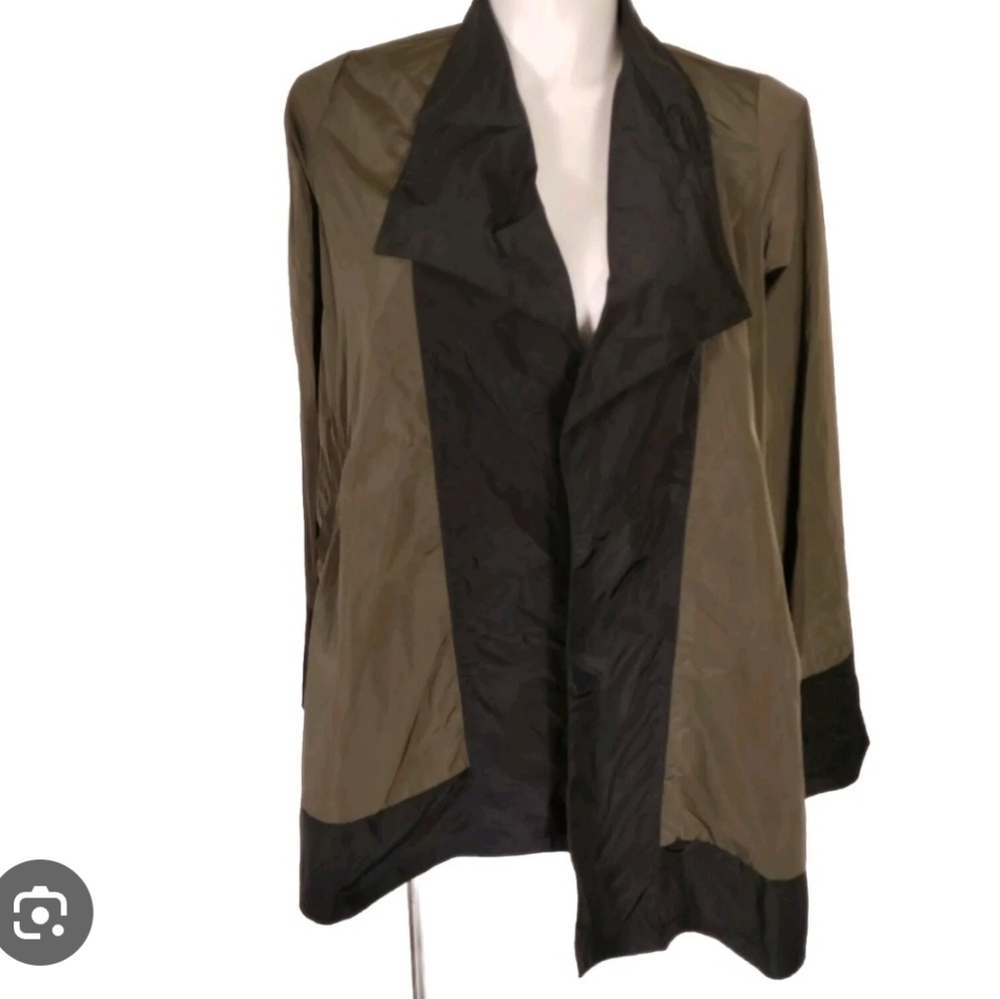 Sun Kim Open Front Black and Brown Spring Raincoat With Pockets Large